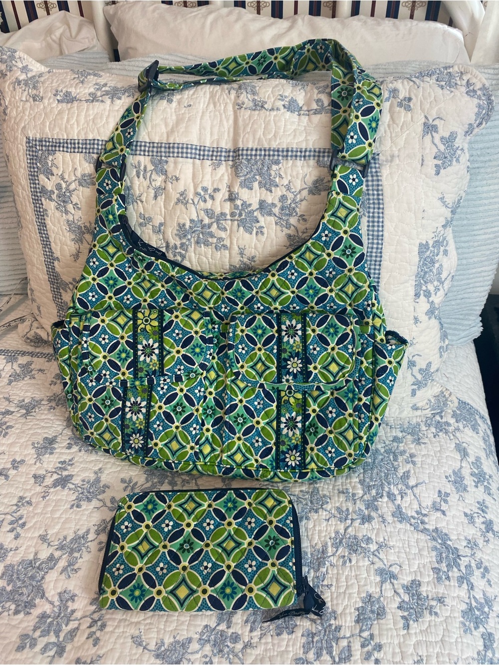 Vera Bradley Vintage Daisy Daisy Cargo Sling Bag and Matching Wallet